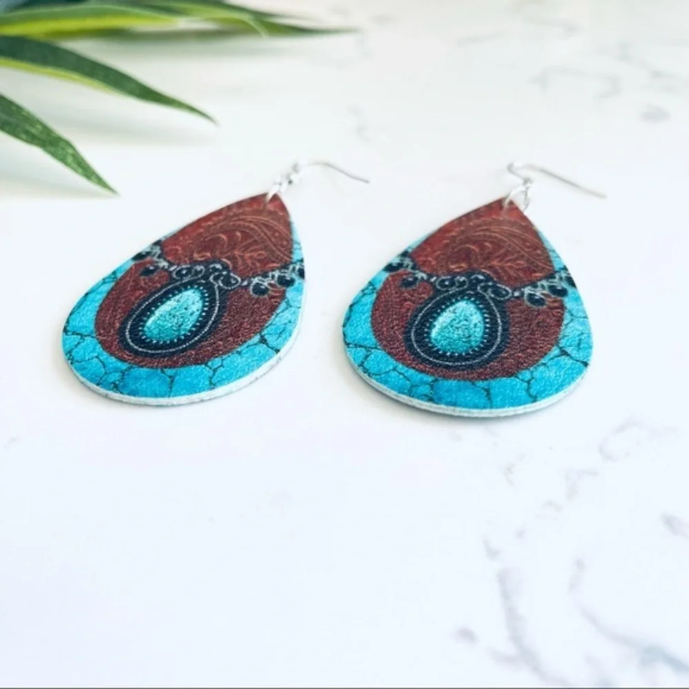 2/$30 🌵 Vintage Style Turquoise Western Faux Leather Drop Earring Jewel Boho - Picture 2 of 4